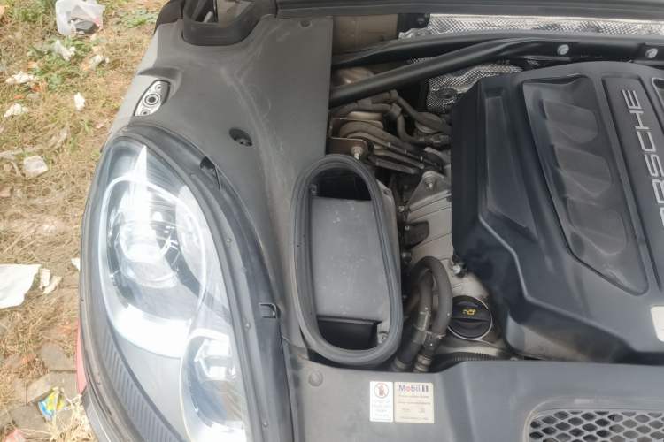 Used Porsche Macan 2016 Macan S 3.0T Engine Bay Right