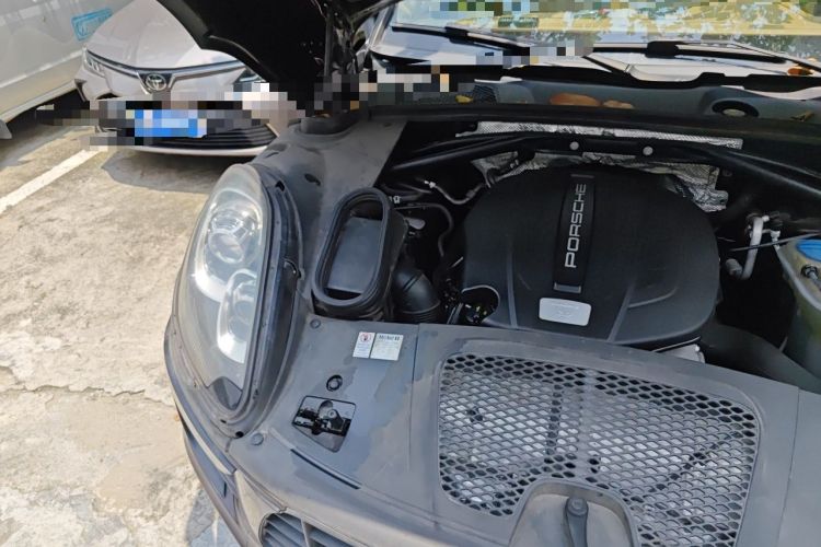 Used Porsche Macan 2016 Macan 2.0T Engine Bay Right