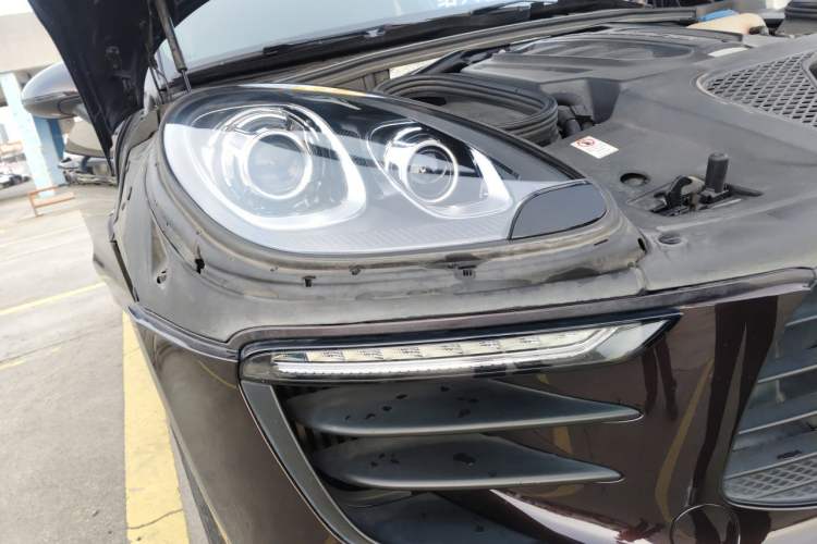 Used Porsche Macan 2016 Macan S 3.0T Engine Bay Right