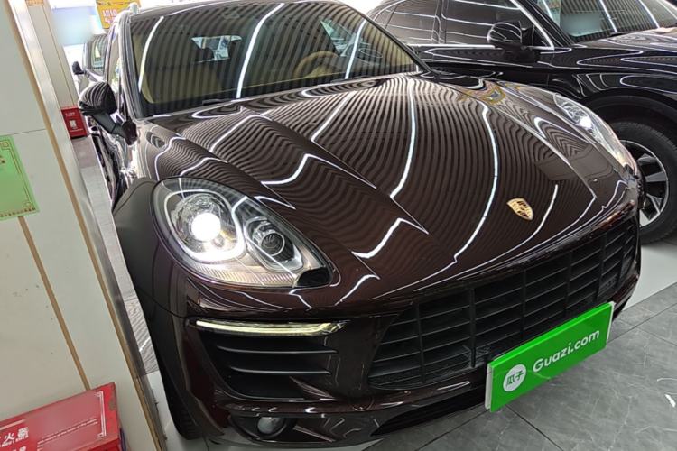 Used Porsche Macan 2016 Macan 2.0T Front Right 45 Deg