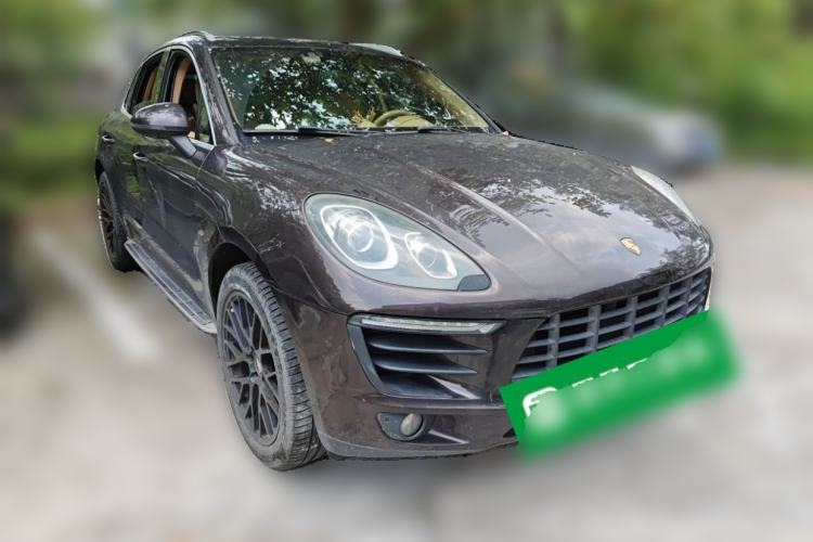 Used Porsche Macan 2016 Macan 2.0T Front Right 45 Deg