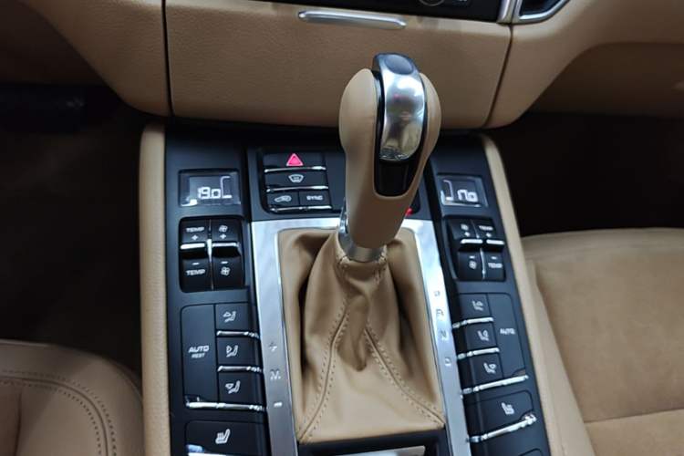 Used Porsche Macan 2016 Macan 2.0T Gear Lever