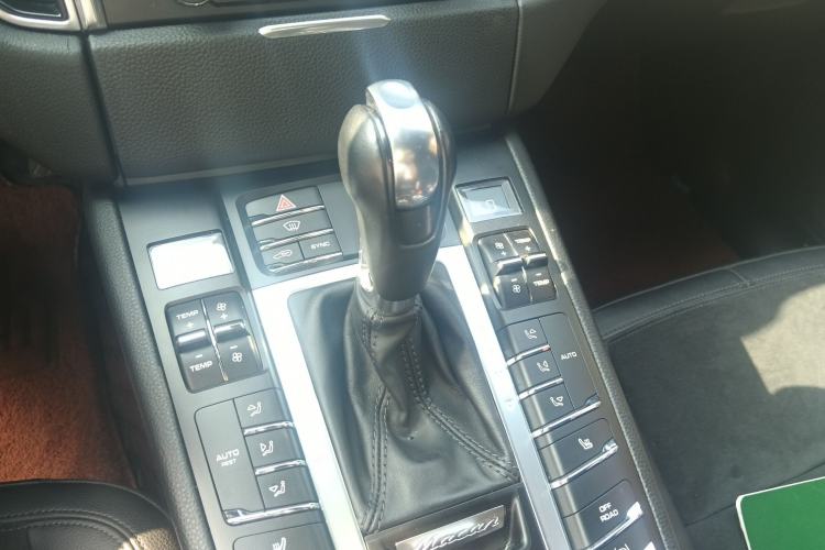 Used Porsche Macan 2016 Macan 2.0T Gear Lever