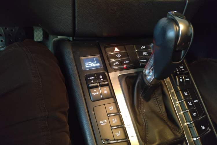 Used Porsche Macan 2016 Macan 2.0T Gear Lever