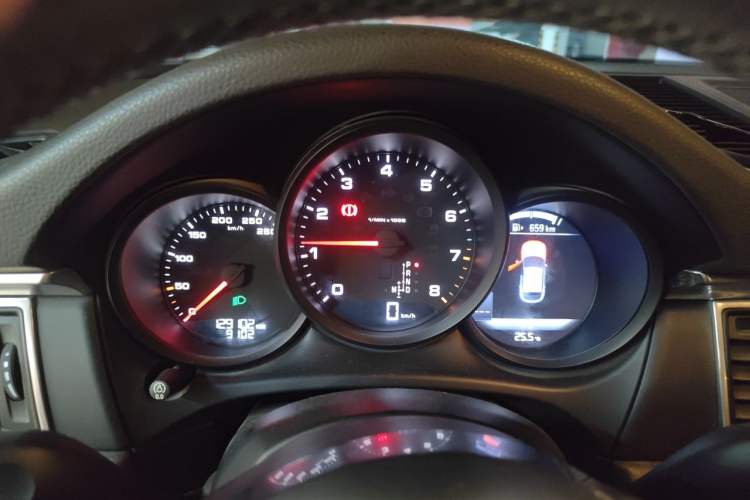 Used Porsche Macan 2016 Macan 2.0T Instrument Cluster