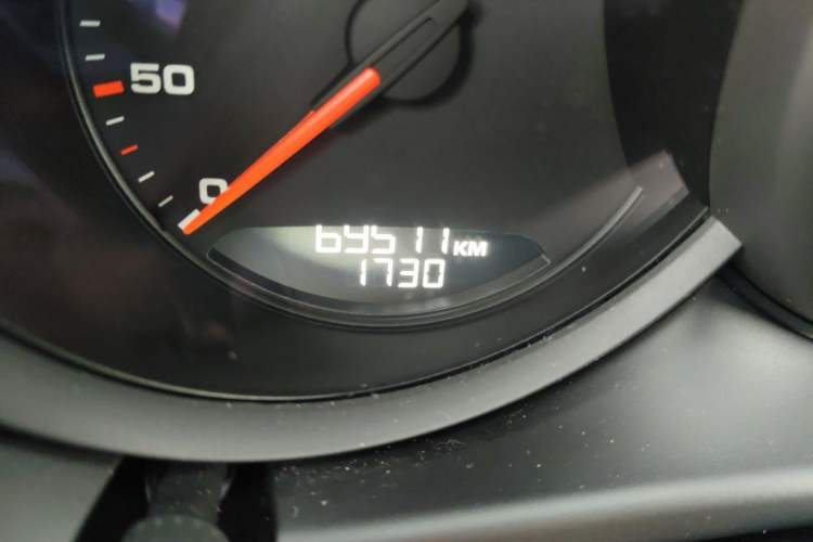 Used Porsche Macan 2016 Macan S 3.0T Odometer Close Up