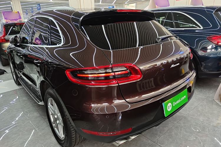 Used Porsche Macan 2016 Macan 2.0T Rear Left 45 Deg