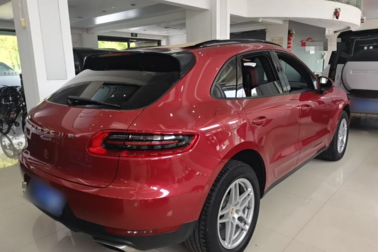 Used Porsche Macan 2016 Macan 2.0T Rear Right 45 Deg