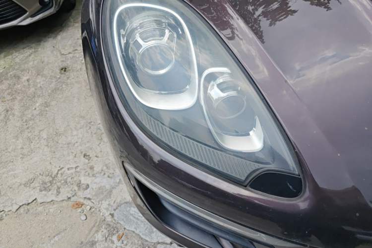 Used Porsche Macan 2016 Macan 2.0T Right Front Headlight
