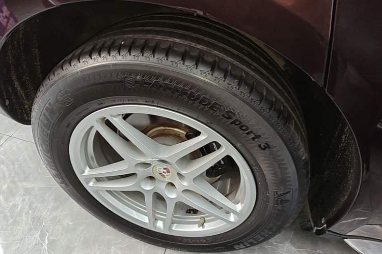 Used Porsche Macan 2016 Macan 2.0T Right Rear Wheel Hub