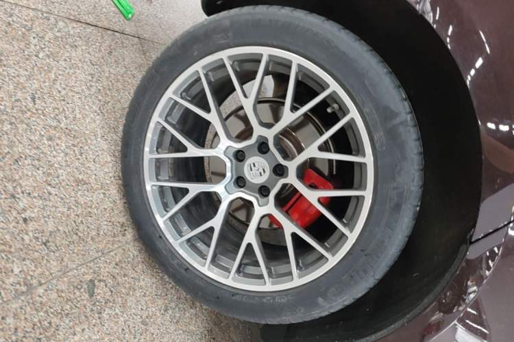 Used Porsche Macan 2016 Macan S 3.0T Right Rear Wheel Hub