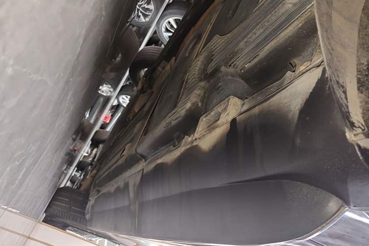 Used Porsche Macan 2016 Macan 2.0T Right Side Sill