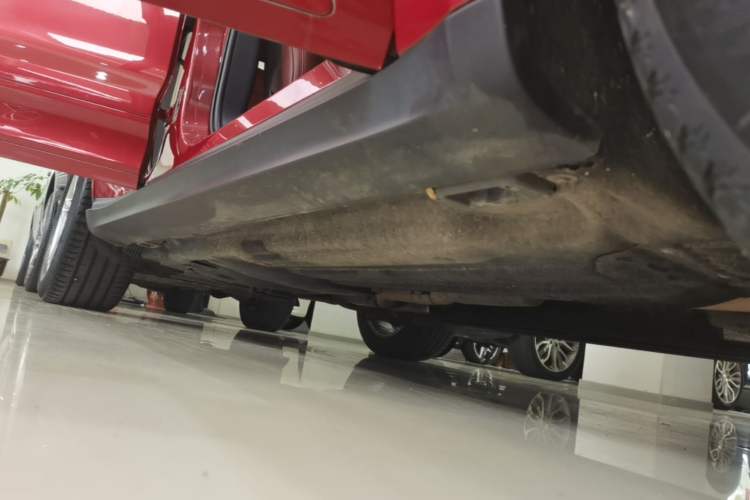 Used Porsche Macan 2016 Macan 2.0T Right Side Sill