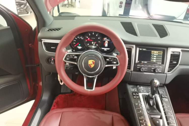 Used Porsche Macan 2016 Macan 2.0T Steering Wheel