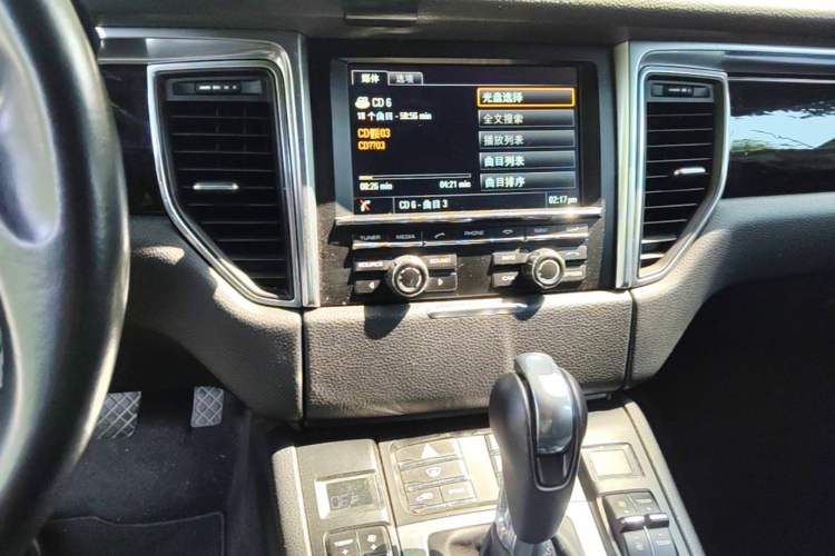 Used Porsche Macan 2016 Macan S 3.0T Audio And AC Panel