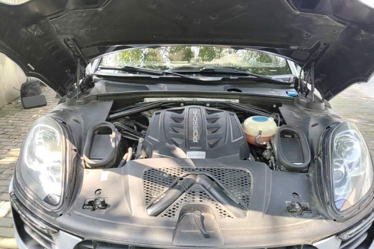Used Porsche Macan 2016 Macan S 3.0T Engine Bay