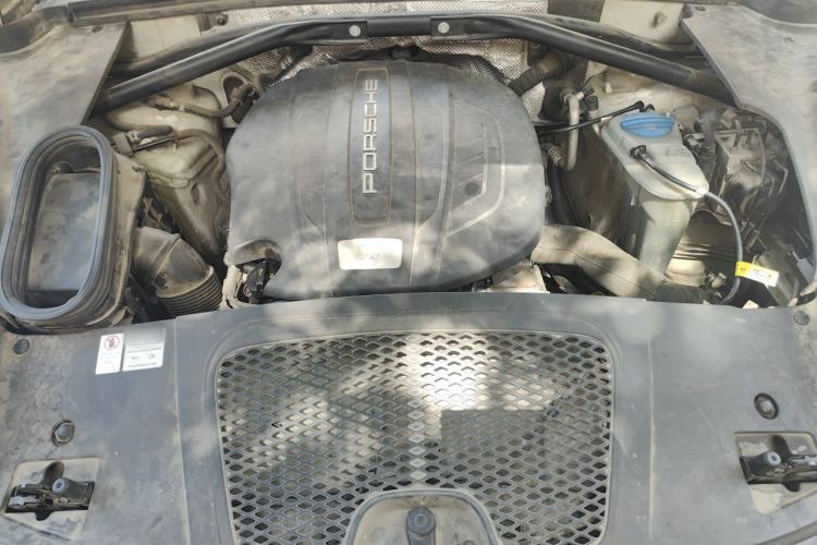 Used Porsche Macan 2016 Macan 2.0T Engine Bay