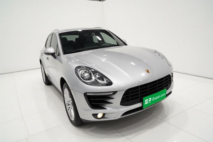 Used Porsche Macan 2016 Macan S 3.0T Front Right 45 Deg