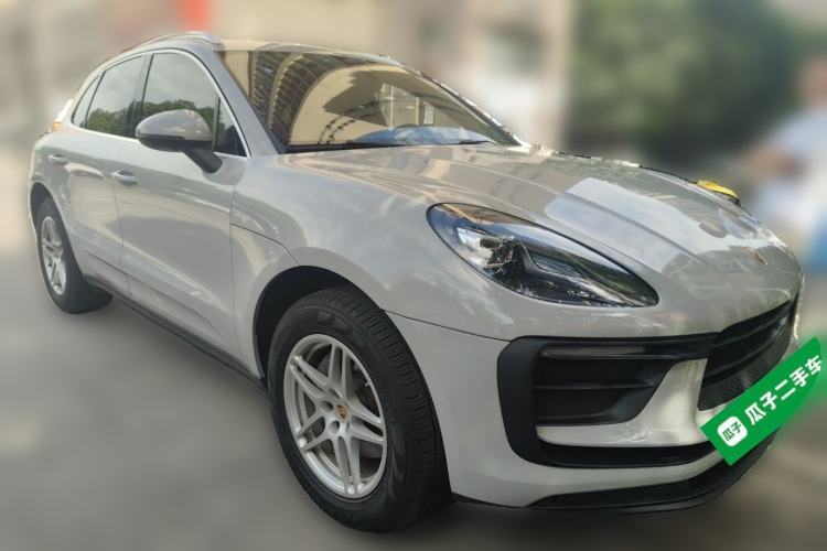 Used Porsche Macan 2016 Macan 2.0T Front Right 45 Deg