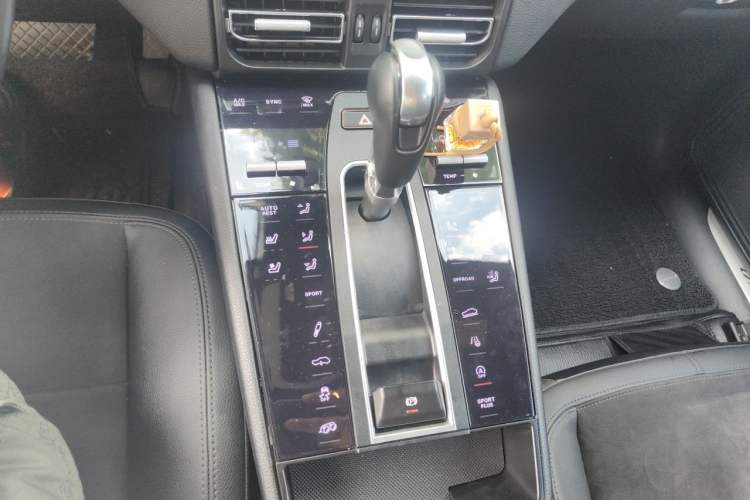 Used Porsche Macan 2016 Macan 2.0T Gear Lever