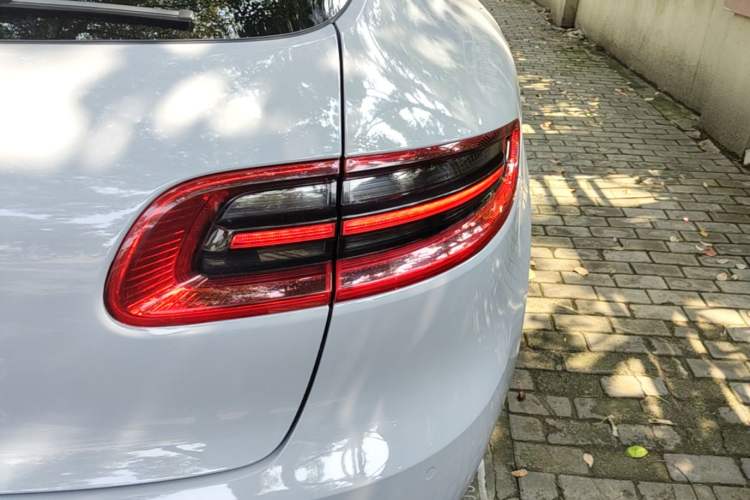 Used Porsche Macan 2016 Macan S 3.0T Right Rear Taillight