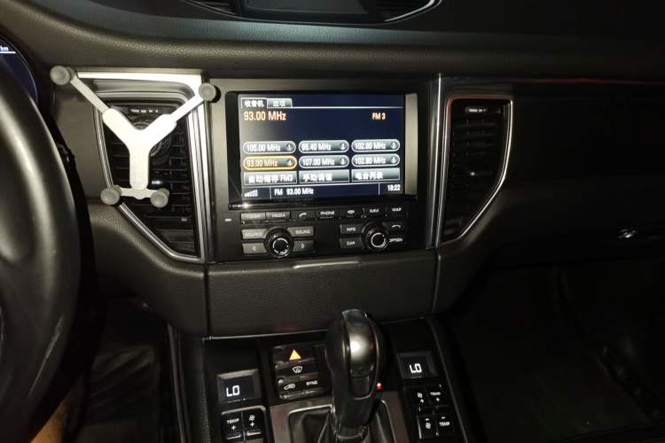Used Porsche Macan 2016 Macan 2.0T Audio And AC Panel