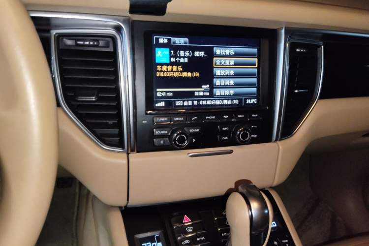Used Porsche Macan 2016 Macan S 3.0T Audio And AC Panel