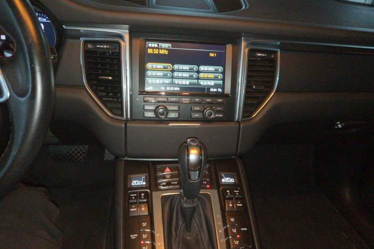 Used Porsche Macan 2016 Macan 2.0T Audio And AC Panel