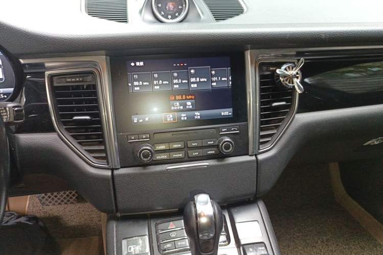 Used Porsche Macan 2016 Macan S 3.0T Audio And AC Panel