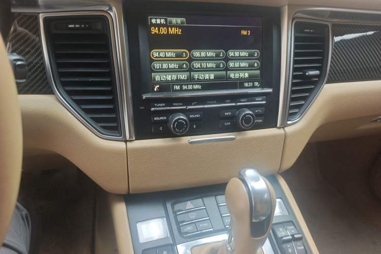 Used Porsche Macan 2016 Macan 2.0T Audio And AC Panel