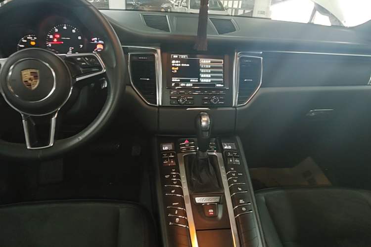 Used Porsche Macan 2016 Macan 2.0T Audio And AC Panel