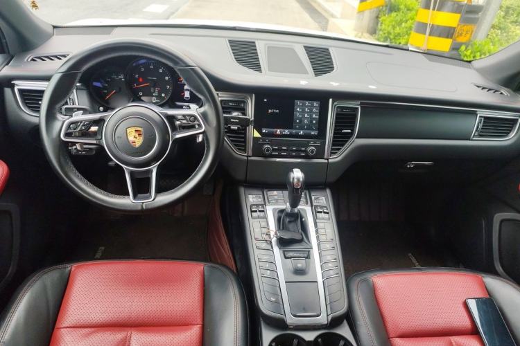 Used Porsche Macan 2016 Macan 2.0T Center Console