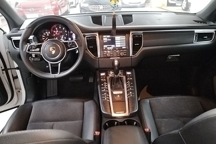 Used Porsche Macan 2016 Macan 2.0T Center Console