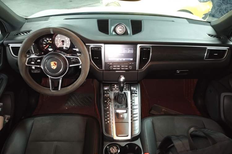 Used Porsche Macan  Center Console