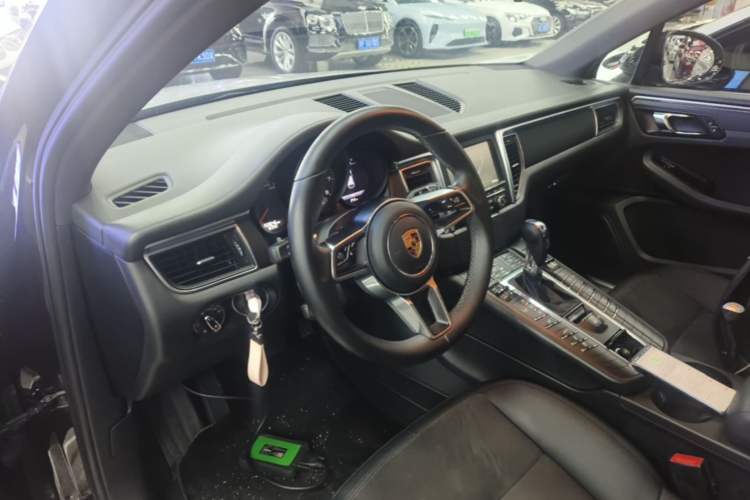 Used Porsche Macan 2016 Macan 2.0T Center Console