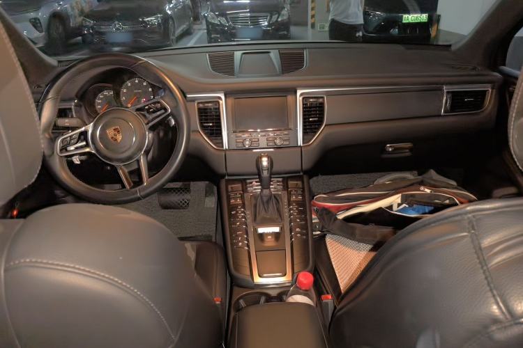 Used Porsche Macan 2016 Macan 2.0T Center Console