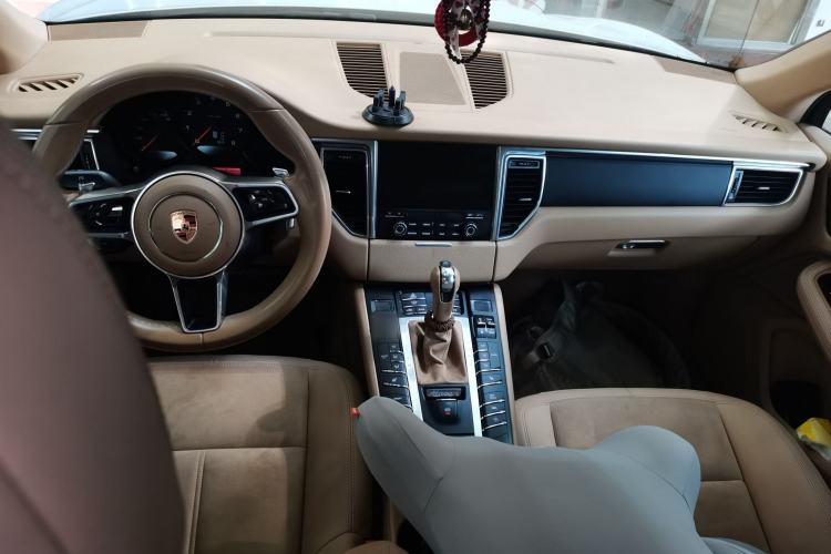Used Porsche Macan 2016 Macan 2.0T Center Console