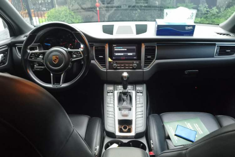 Used Porsche Macan 2016 Macan 2.0T Center Console