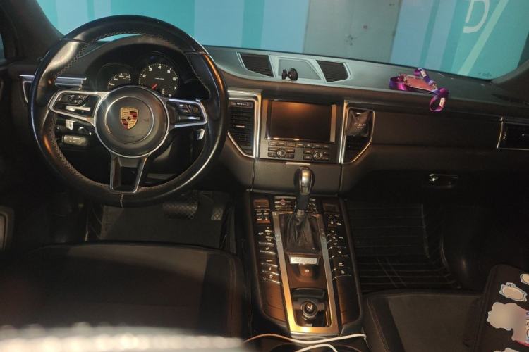 Used Porsche Macan 2016 Macan 2.0T Center Console