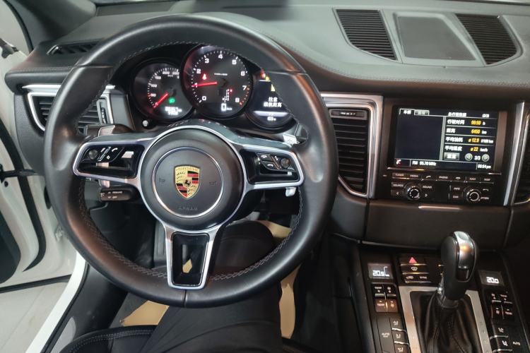 Used Porsche Macan 2016 Macan 2.0T Center Console