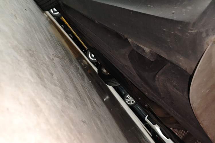 Used Porsche Macan  Chassis Rear Left