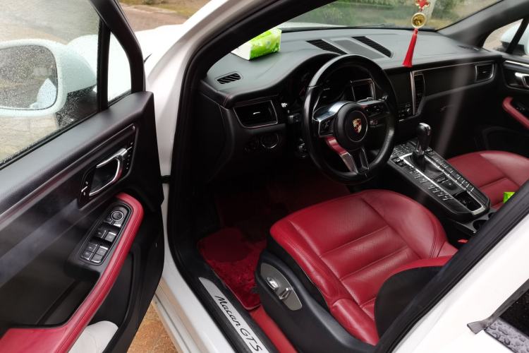 Used Porsche Macan  Driver Seat