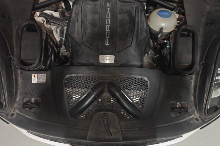 Used Porsche Macan 2016 Macan S 3.0T Engine Bay