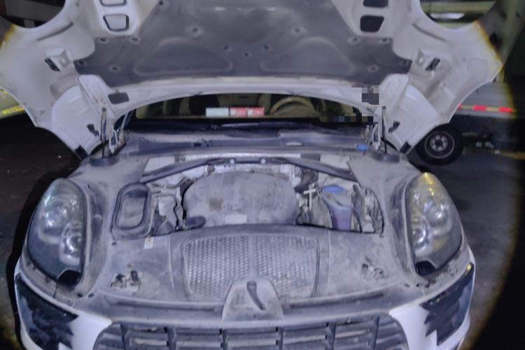 Used Porsche Macan 2016 Macan 2.0T Engine Bay