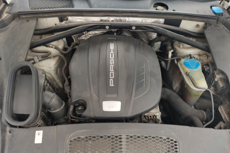 Used Porsche Macan 2016 Macan 2.0T Engine Bay