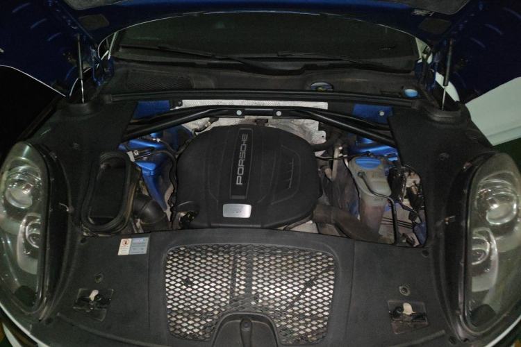 Used Porsche Macan 2016 Macan 2.0T Engine Bay