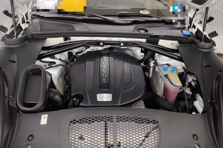 Used Porsche Macan 2016 Macan 2.0T Engine Bay