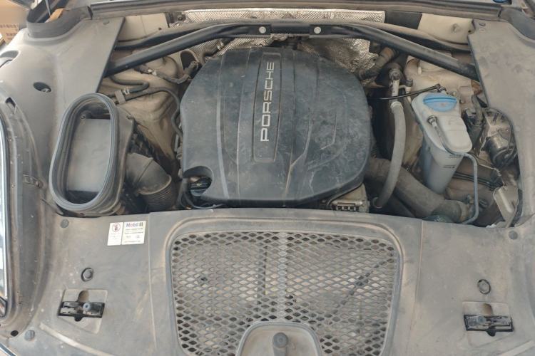 Used Porsche Macan 2016 Macan 2.0T Engine Bay