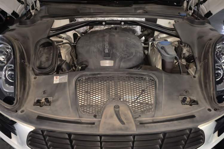 Used Porsche Macan 2016 Macan 2.0T Engine Bay