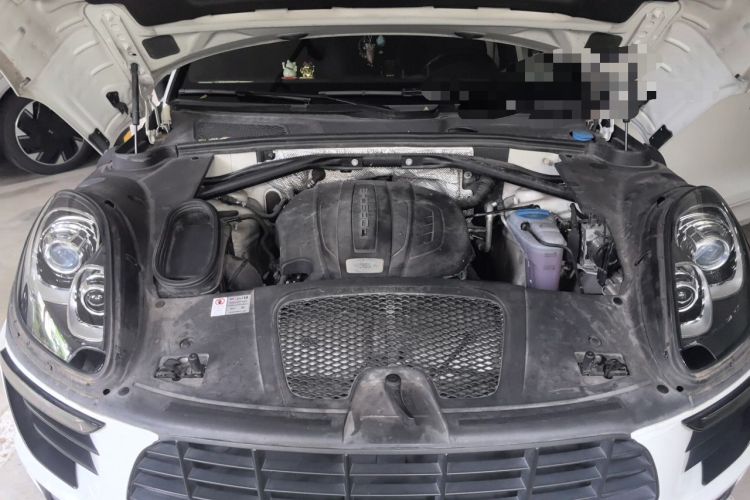 Used Porsche Macan 2016 Macan 2.0T Engine Bay